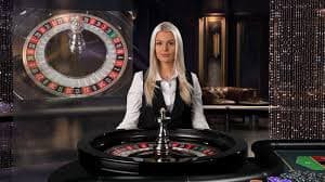 Antarmuka aplikasi mobile fcb138 menampilkan menu utama dengan akses ke pasar olahraga dan permainan live dealer